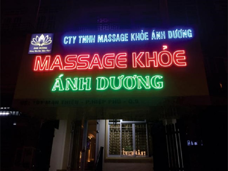Bảng hiệu quảng cáo massage.